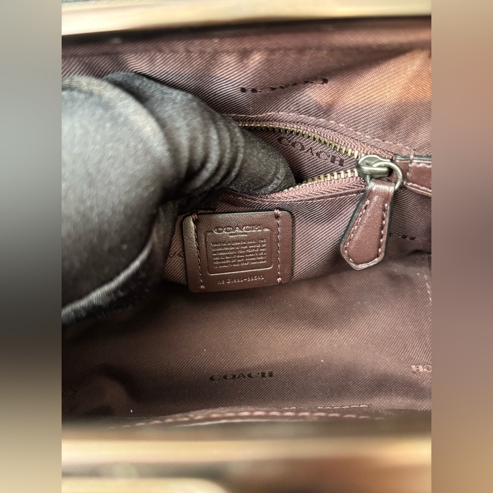 COACH Restored Kisslock Dreamer 21 With Quilting And Rivets - Picture 10 of 16